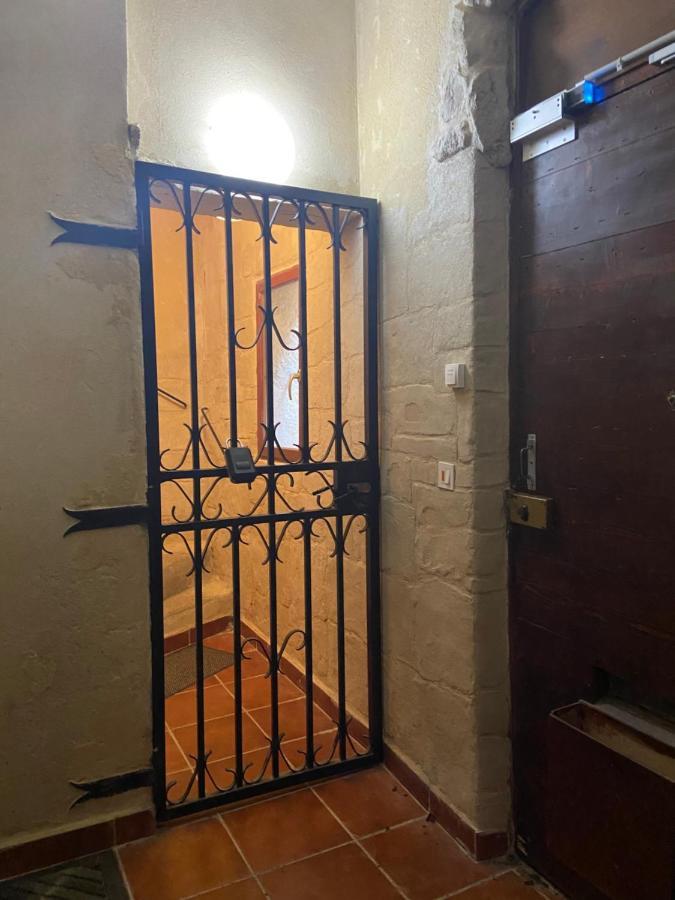 Appartement A 50 M De La Place Aux Herbes Uzes Ngoại thất bức ảnh